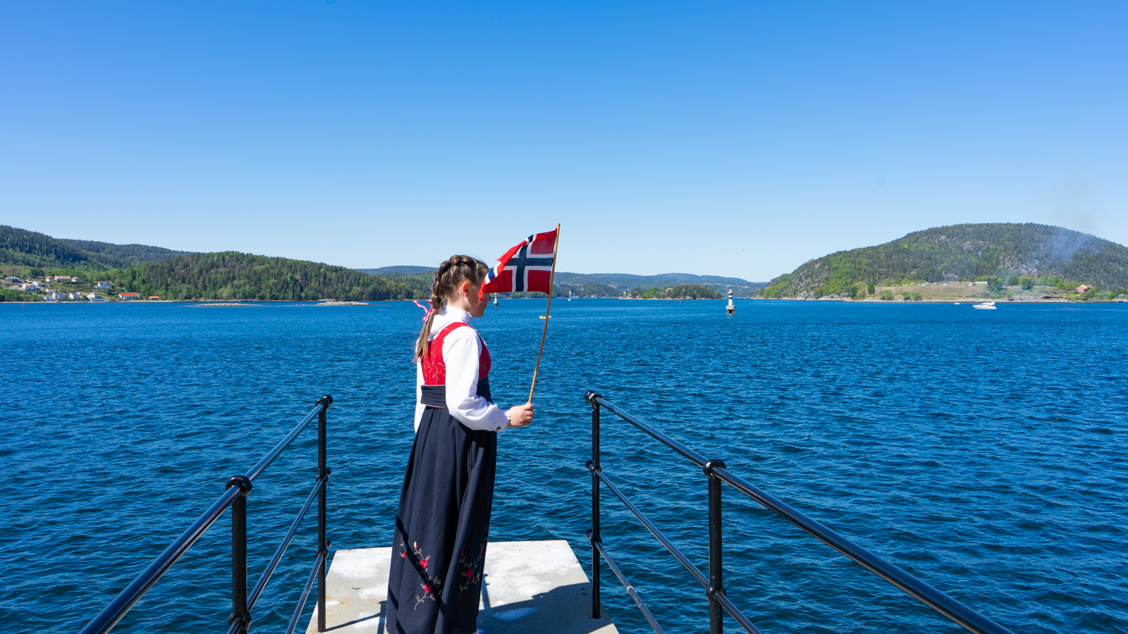17 mai i Drøbak foto visitdrobakoscarsborg.no.jpg